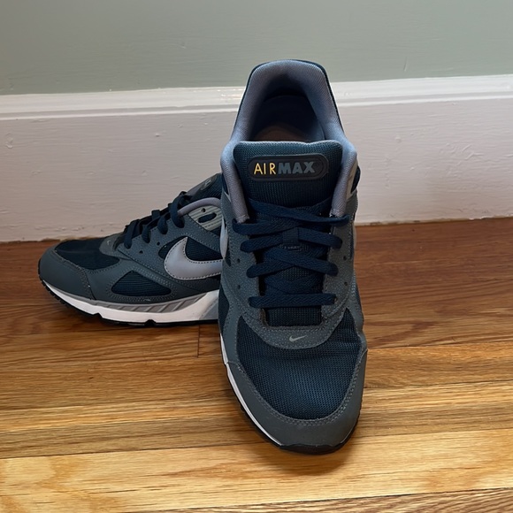 Men’s Nike Air Max 90 Essential size 11, great condition - Picture 2 of 5